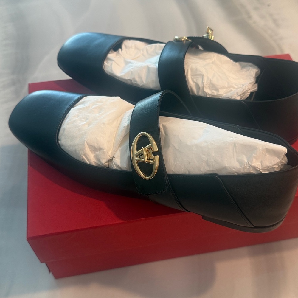 Valentino square toe Leather Mary Jane Flats with Gold Buckle - Picture 5 of 9